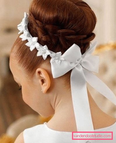 Bir kız için bir tatil için saç modelleri Tatil için güzel ve basit saç modelleri
